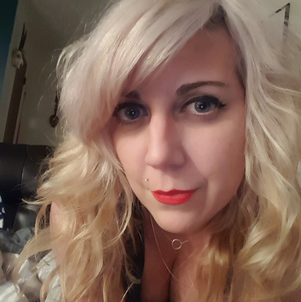 Meet your Posher, Christina